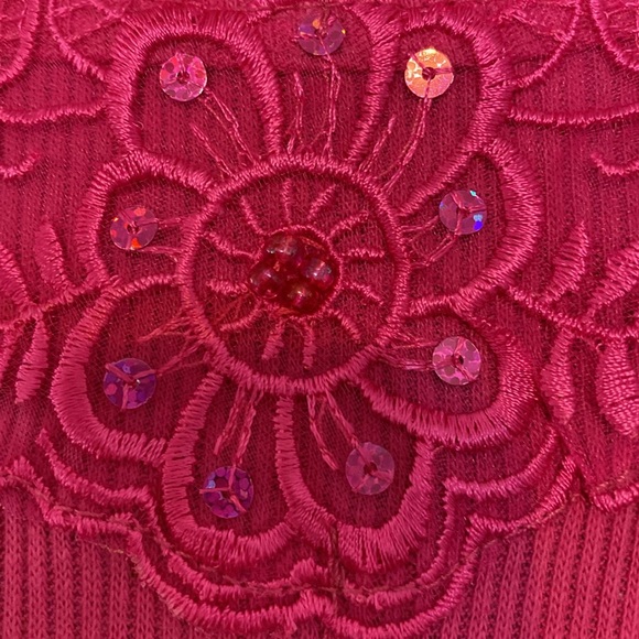 Bobbie Brooks fuchsia Ribbed tank top with floral lace & sequins - size large - Picture 7 of 10
